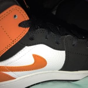 Air Jordan 1 mid shattered backboard